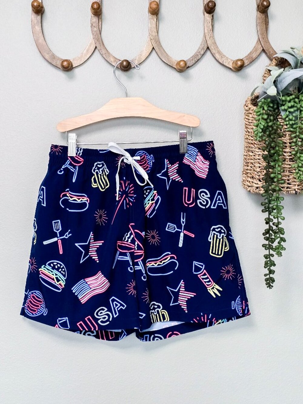 Chubbies Patriotic Lights Swim Trunks Men's Medium 5.5 Inseam Pristine